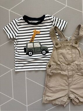 Pekkle|Baby boy/gender neutral Striped Giraffe Tee with Khaki Short Overalls•••